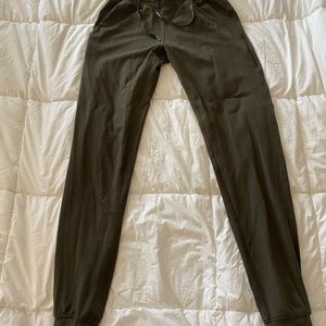 Women’s joggers